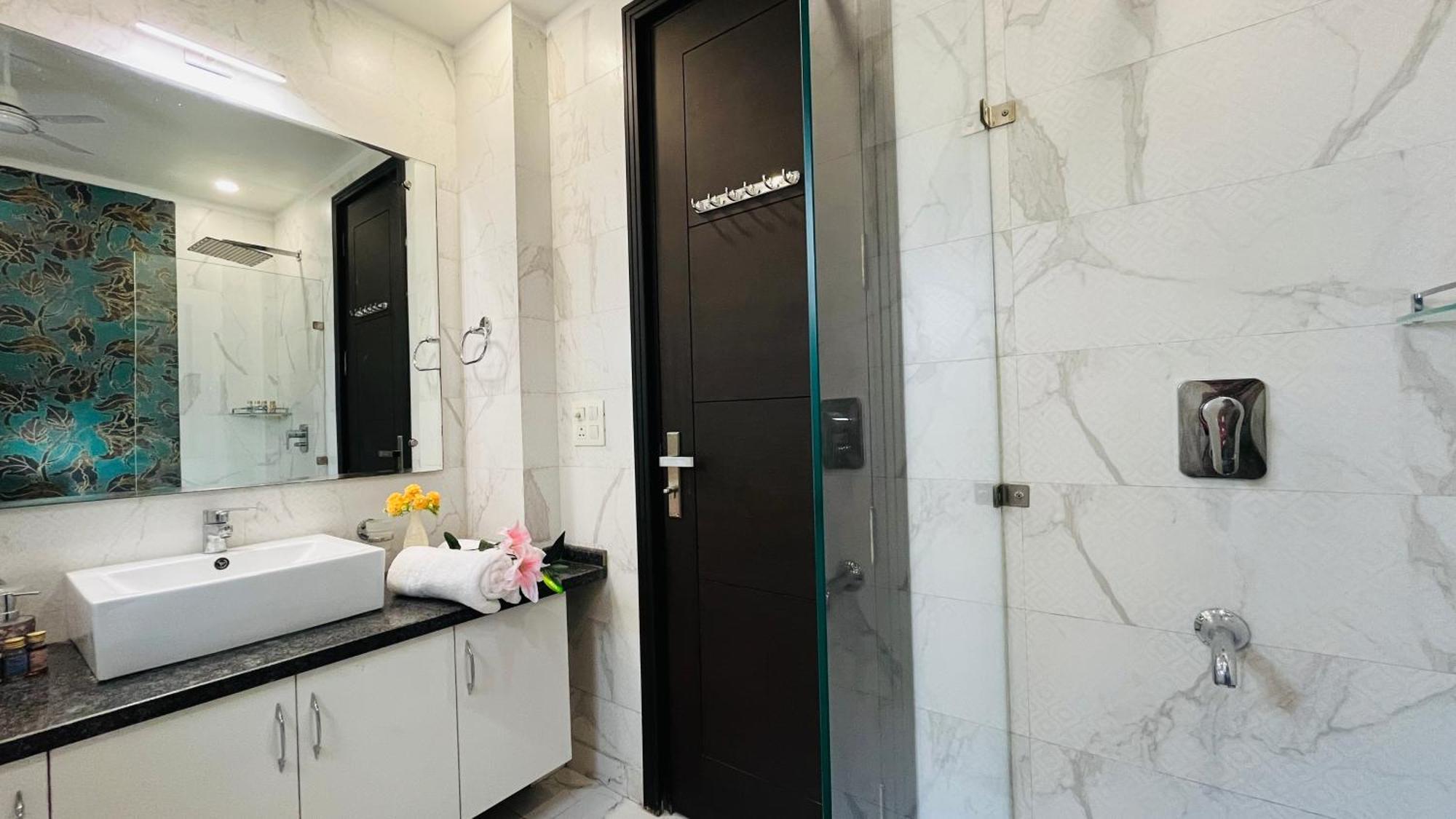 Olive Service Apartments - Greater Kailash New Delhi Buitenkant foto