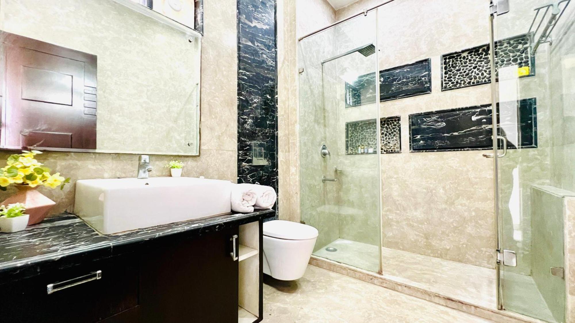 Olive Service Apartments - Greater Kailash New Delhi Buitenkant foto
