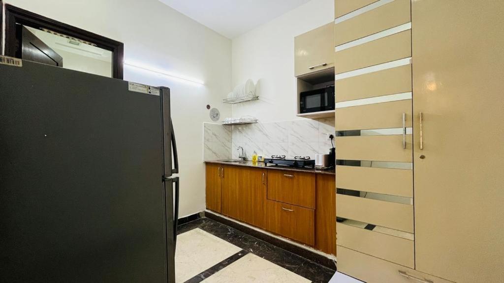 Olive Service Apartments - Greater Kailash New Delhi Buitenkant foto